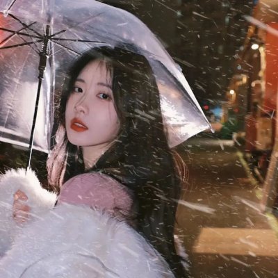 妮娜的一切 海报